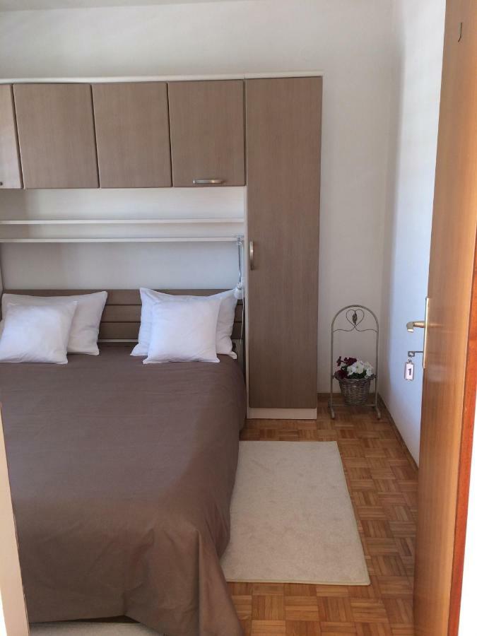 Apartments Villa Jusup Starigrad Paklenica Ngoại thất bức ảnh